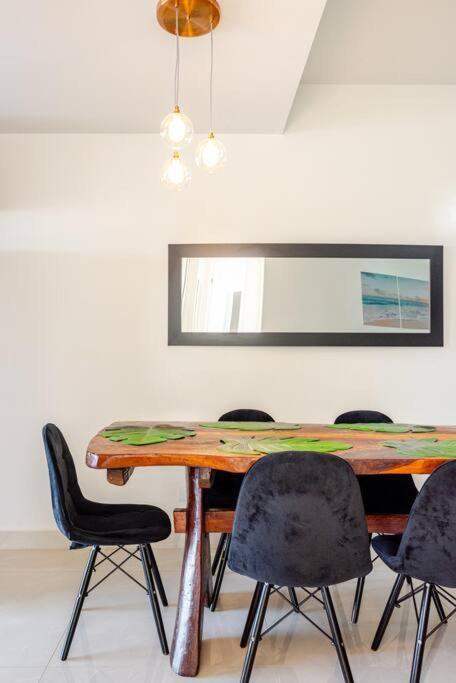 Apartamento Ape A 250 Metros Da Praia Do Pereque Acu Em Ubatuba *